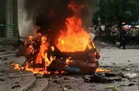 網(wǎng)購炸藥炸死警察